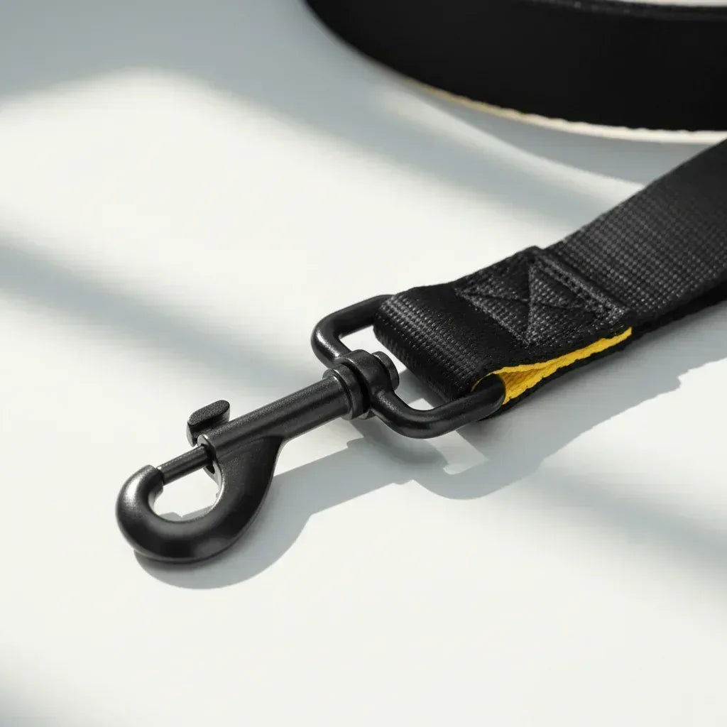 schwarzer-karabiner-detail - Ellbee Tierbedarf